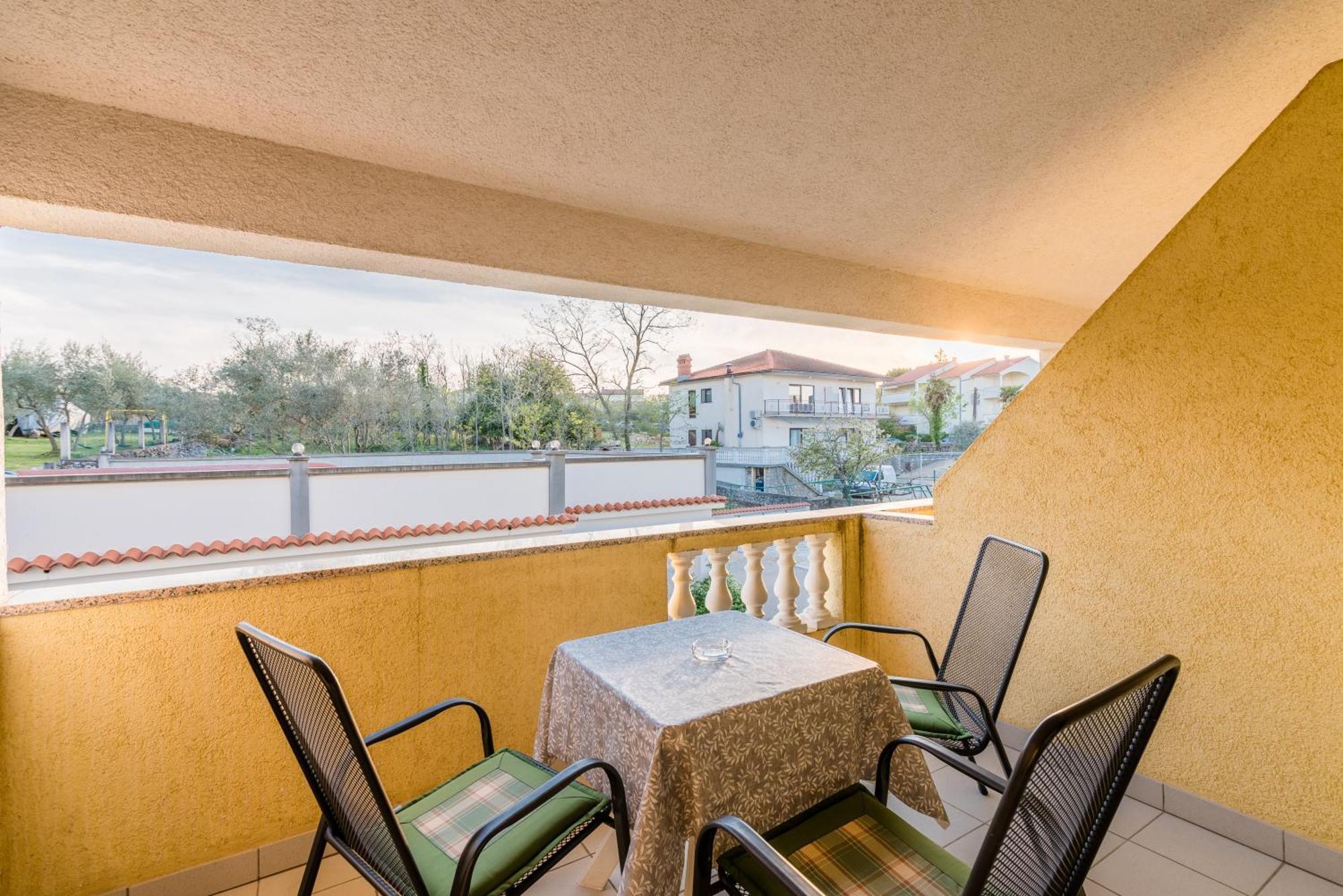 B&B Dujmovic Malinska Rom bilde